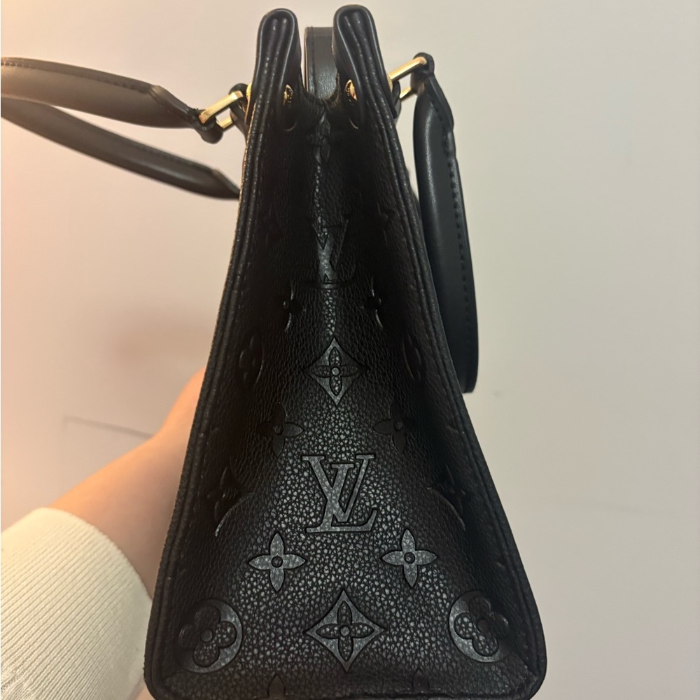 Louis Vuitton Black on the go pm - Picture 5 of 11